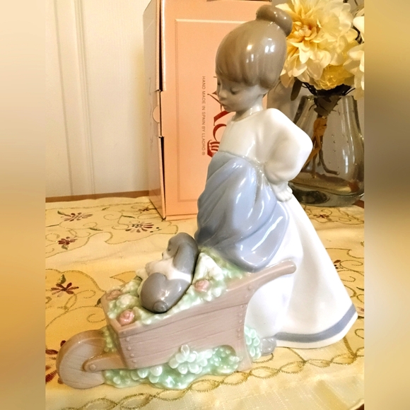 Lladro Girl With Puppy in Wheelbarrow - Picture 6 of 9